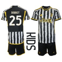 Camiseta Juventus Adrien Rabiot #25 Primera Equipación para niños 2023-24 manga corta (+ pantalones cortos)